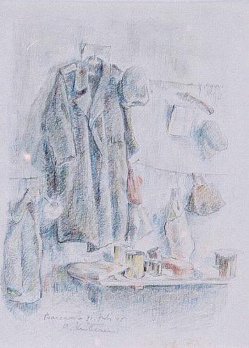 August Kutterer - Wand mit Kleidern und Bügeln, Brett mit Konserven und Päckchen, Frankreich, Baccarat