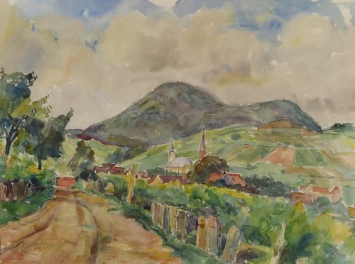 August Kutterer - Kleine Landstraße durch Wiesen und Felder mit Dorf und Berg im Hintergrund